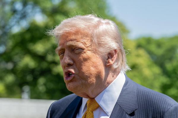 "Aș prefera să-l am". Trump vorbește din nou despre uraniul îmbogățit al Iranului. Ce spune despre noi atacuri