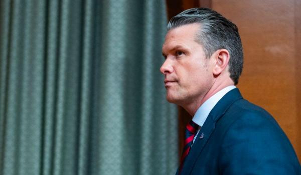 Oficialii Pentagonului şi Europa, uimiţi de decizia lui Hegseth de a nu mai trimite militari în Polonia