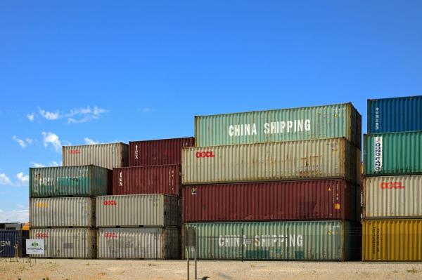 SUA investighează posibilitatea ca mai multe companii chineze să fi stopat producția de containere chiar înainte de pandemia COVID-19