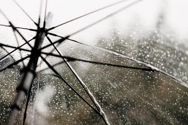 Vremea de mâine 3 mai. Ploi slabe, temperaturi scăzute și brumă în mai multe zone ale ţării