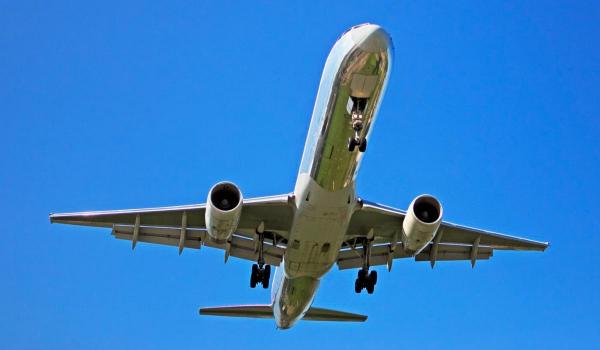 Compania aeriană care și-a anulat toate zborurile şi intră în faliment. Angajaţii rămân fără loc de muncă