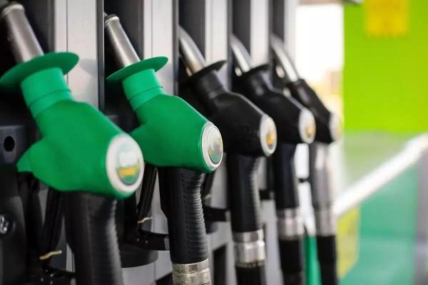 Preţurile la carburanţi sunt în creştere, faţă de cele afişate în ziua precedentă