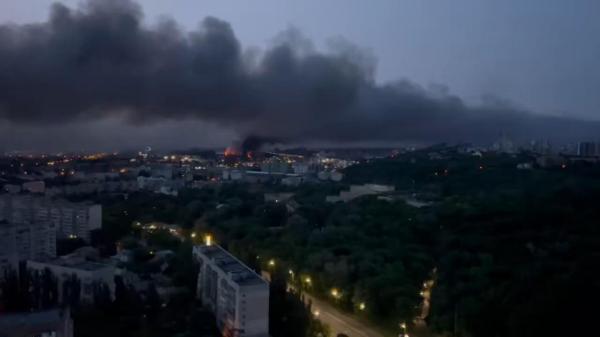 Zelenski spune că Rusia a bombardat Kievul cu zeci de rachete, inclusiv Oreşnik: "Sunt cu adevărat nebuni"
