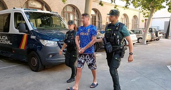 Român arestat în Mallorca, după ce ar fi sărutat un băieţel de 4 ani. Copilul era cu mama la piscina hotelului