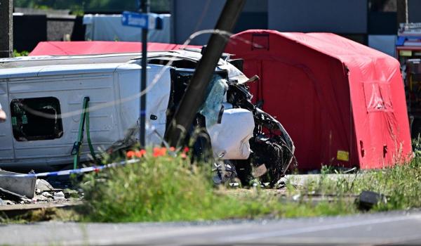 Un tren a intrat în coliziune cu un autobuz școlar în Belgia. Mai multe persoane au murit