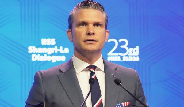 Şeful Pentagonului critică Europa şi anunţă noi măsuri privind prezenţa militară a SUA pe continet
