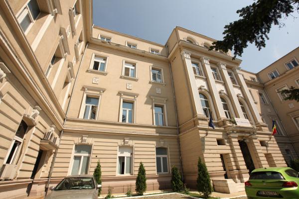 Incendiu la Spitalul Carol Davila din București. Pacienții din mai multe saloane, evacuați
