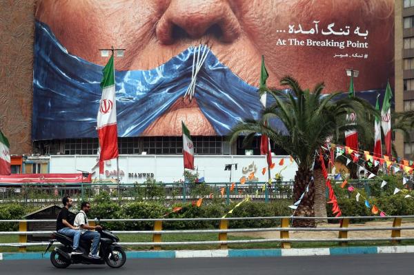 Iranul anunţă că opreşte negocierile de pace cu SUA şi ameninţă că va bloca şi strâmtoarea Bab el-Mandeb