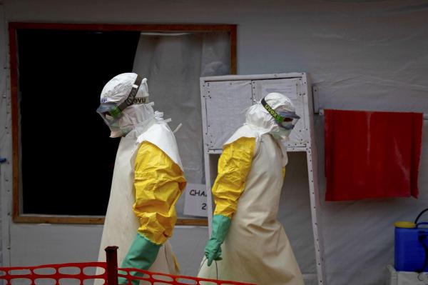 SUA îndeamnă Europa să impună restricţii de călătorie legate de Ebola înaintea Cupei Mondiale