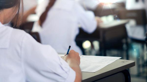Bacalaureat 2026. Elevii susțin astăzi evaluarea competențelor la limba maternă