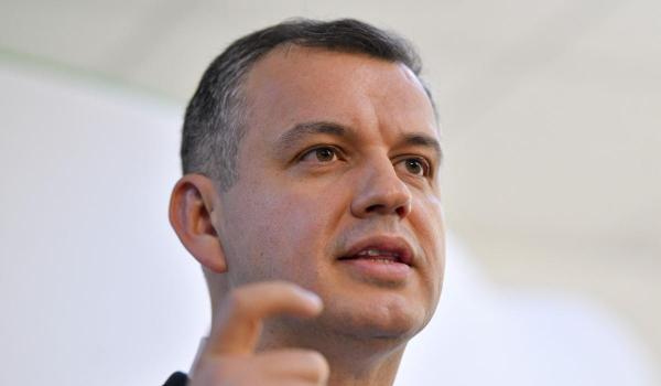 Eugen Tomac, hotărât să ajungă la votul din Parlament: Nu văd niciun motiv să renunţ. Mesajul pentru partide