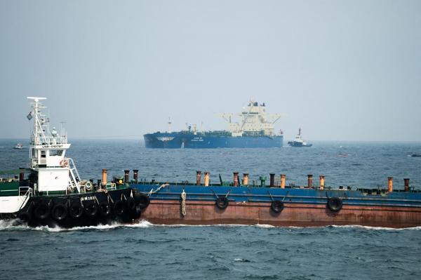 Iranul intensifică măsurile în strâmtoarea Ormuz: Orice navă care tranzitează va fi luată ca ţintă
