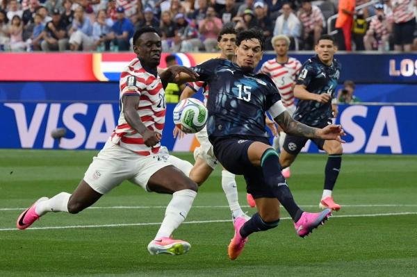 Statele Unite ale Americii domină meciul cu Paraguay