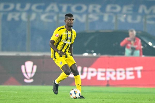 Dinamo a anunțat despărțirea de mijlocașul francez Eddy Gnahore