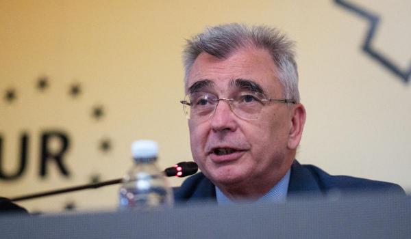 Peiu critică programul de guvernare al lui Veştea: "O înşiruire de lozinci"