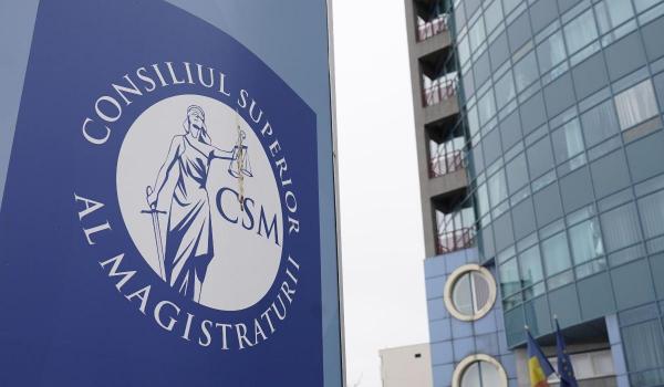 Declic merge în instanţă şi acuză CSM că ar fi întocmit "liste negre" cu jurnalişti şi ONG-uri