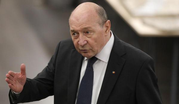 "Nu merge cu premier surogat". Ce soluţie propune Traian Băsescu pentru viitorul Guvern
