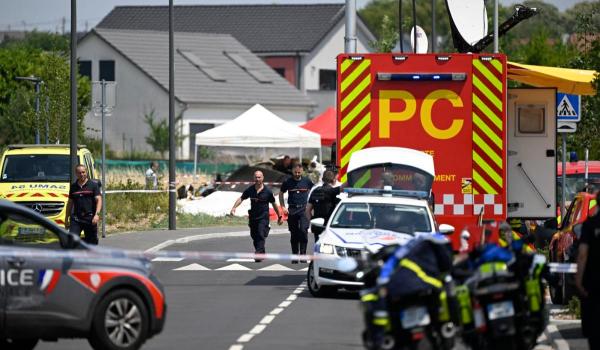 11 morţi, după ce un avion s-a prăbuşit în estul Franţei. Aeronava aparţinea unei şcoli de paraşutism