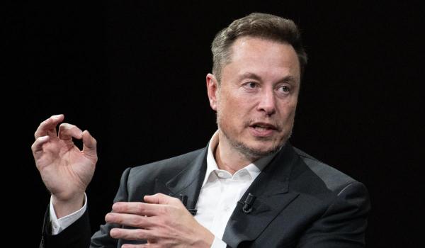 Elon Musk sfidează regulile Wall Street cu listarea la bursă a SpaceX. Cât cere pe o acţiune