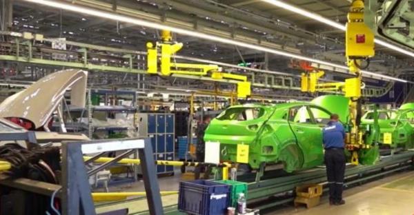 România exportă mai mult şi importă mai puţin. Deficitul balanţei comerciale s-a redus cu 7% în 2026