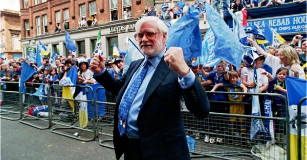 Doliu în fotbalul englez: Ken Bates, fostul proprietar al lui Chelsea și Leeds United, a murit la 94 de ani