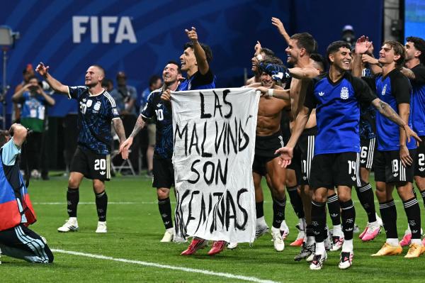 Scandal după calificarea Argentinei în finala Cupei Mondiale. Mesajul afișat de jucători