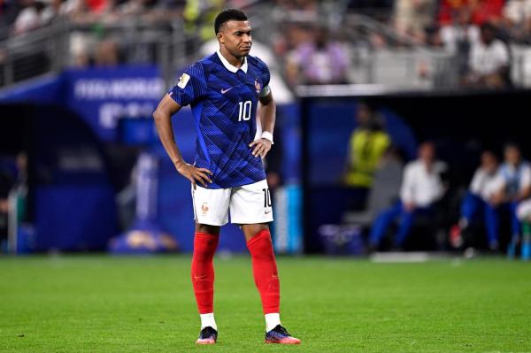 Senatoarea paraguayană care l-a insultat pe Mbappe a stârnit noi controverse