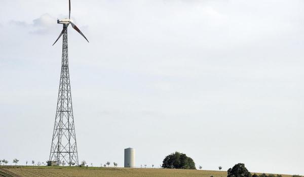 Noua taxă europeană pe carbon riscă să scumpească energia și carburanții. Analiză AEI