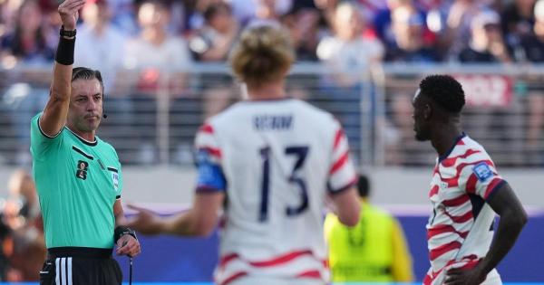 Cum explică Trump telefonul dat la FIFA pentru anularea unui cartonaş. Clarificări de la Casa Albă