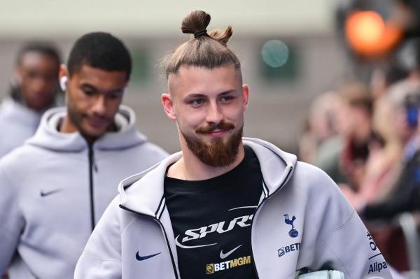Radu Drăguşin este pe cale să plece de la Tottenham