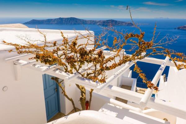 Cele mai ieftine stațiuni din Grecia în august: unde găsești cazare sub 70 de euro pe noapte