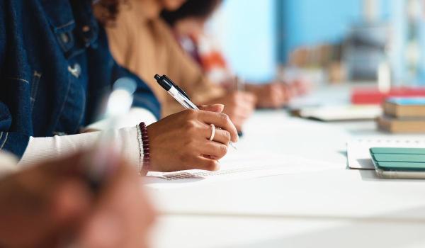 Concurenţă record la admiterile facultăţilor din Bucureşti. Specializarea unde se bat 17 candidaţi pe un loc