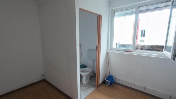 Garsoniere cu 15.000 de euro în 4 cartiere din București. Cum arată în interior