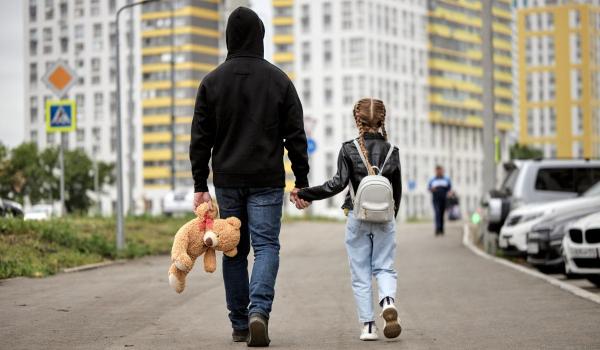 România introduce în premieră mecanismul național de detectare împotriva traficului de minori