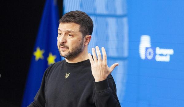 "Nu am timp de discuții". Zelenski explică de ce i-a demis pe ministrul Apărării și pe șeful armatei