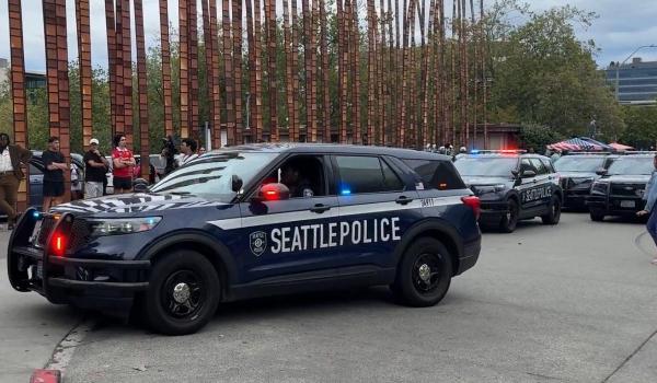 Trei persoane au murit, în urma unui atac armat în Seattle. Printre răniţi se află un copil de doi ani