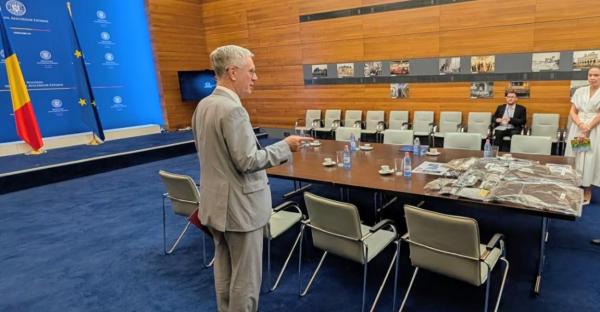 Resturile dronelor doborâte, prezentate ambasadorului rus. România expulzează încă un diplomat