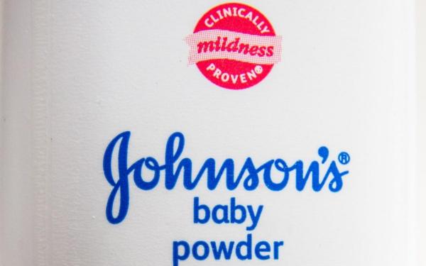 Johnson & Johnson oferă 5,5 mld. $ pentru a încheia procesele cu pudra de talc, acuzată că ar provoca cancer
