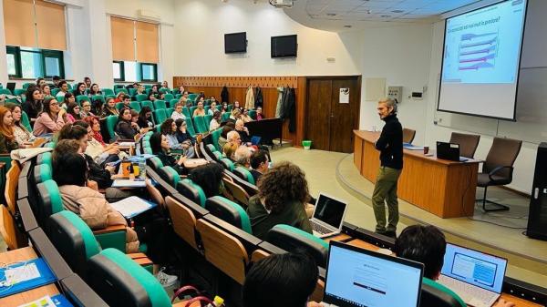 Cea mai vânată facultate din cadrul Universităţii Bucureşti. Sunt mai bine de 20 de candidaţi pe loc