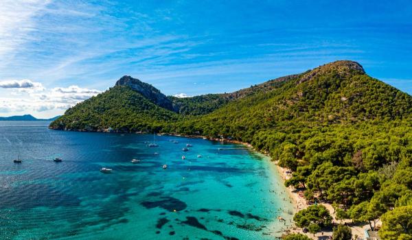 O destinaţie preferată de români limitează alcoolul la all-inclusive. Câte băuturi pot consuma turiştii pe zi