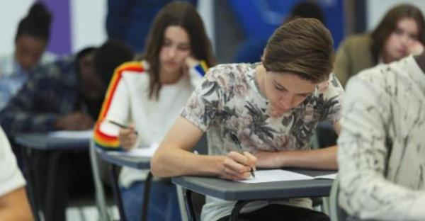 Bacalaureat 2026 se încheie astăzi cu proba la Limba maternă. Când se afișează rezultatele