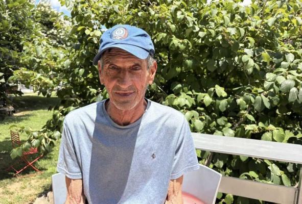 Considerat mort de familie, un român se întoarce în ţară după 44 de ani. Cum a făcut rost de bani