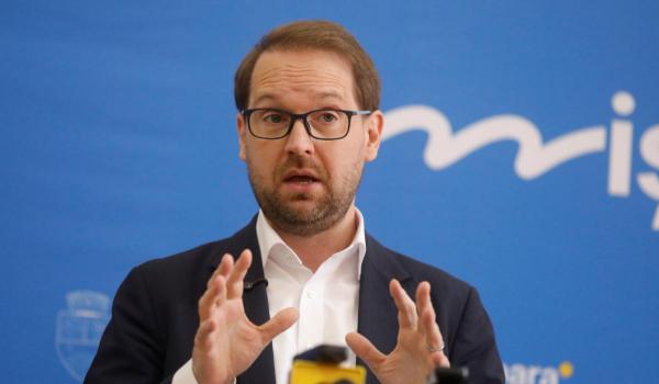 "Nu vine apocalipsa". Ce crede Dominic Fritz că se va întâmpla dacă legea salarizării nu trece