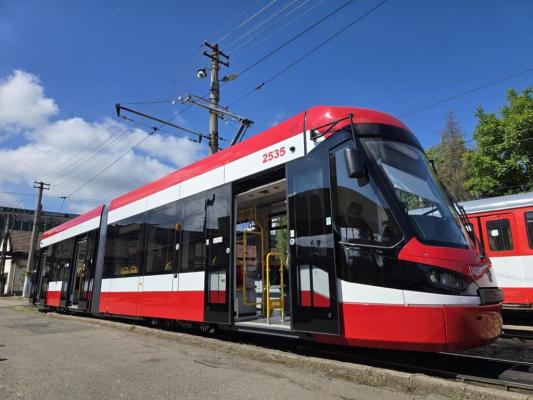Oraşul din România unde un bilet de autobuz costă un 1 leu. De ce a luat primăria o astfel de măsură