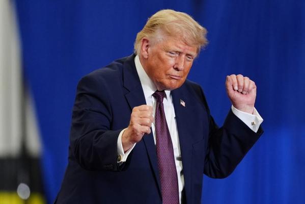Donald Trump dansând, în luna iunie 2026