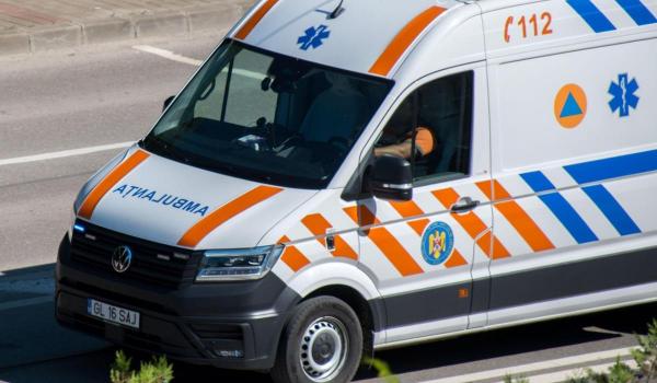 Sfârşit tragic pentru un muncitor din Reghin. A murit strivit între o nacelă hidraulică şi un zid de beton