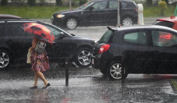 HARTĂ. Alertă de vreme severă în mai multe judeţe până vineri. Cod galben de ploi şi vijelii în Capitală