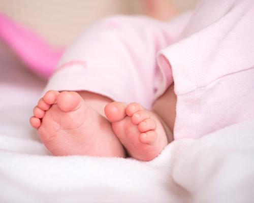 A născut folosind identitatea altei femei. Copilul a fost trecut în acte cu alți părinți