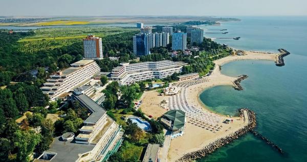 Un român venit din Austria, nemulțumit că a dat 1.800 de euro pentru un sejur all-inclusive la Olimp