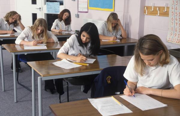 Schimbări radicale la examenele de Evaluare Națională și Bacalaureat din 2027